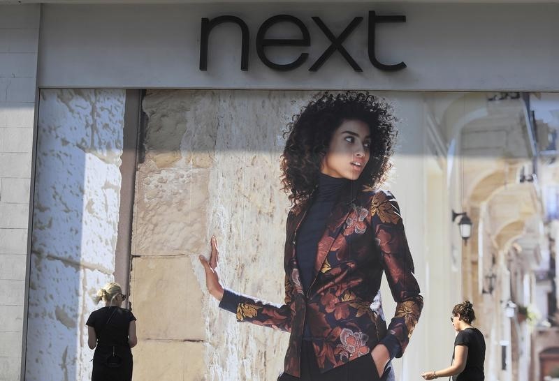 英国时装零售商Next：通胀对消费的负面影响将加剧