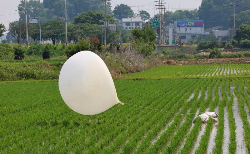 朝鲜近日持续向韩国发送大便气球。