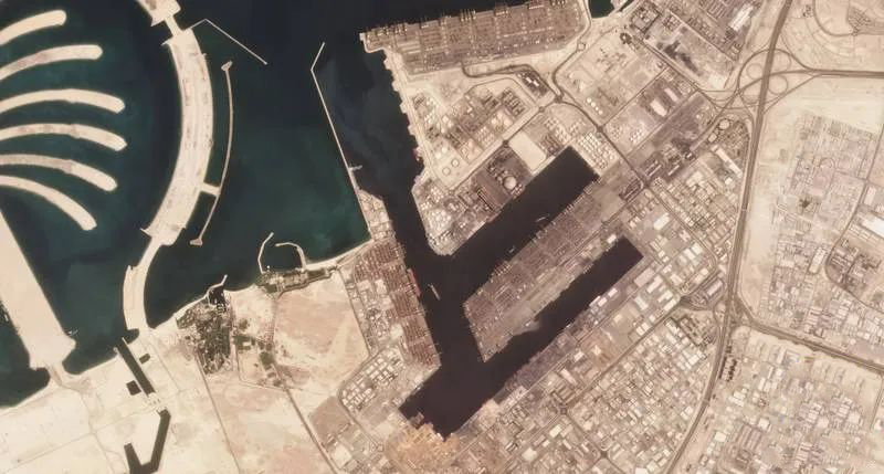 迪拜杰贝阿里港“火”了，这个中东最大港口成功的背后竟是老酋长的豪赌